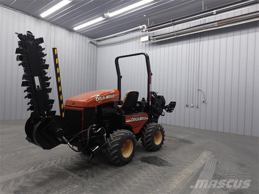 Ditch Witch 420SX 掘溝機