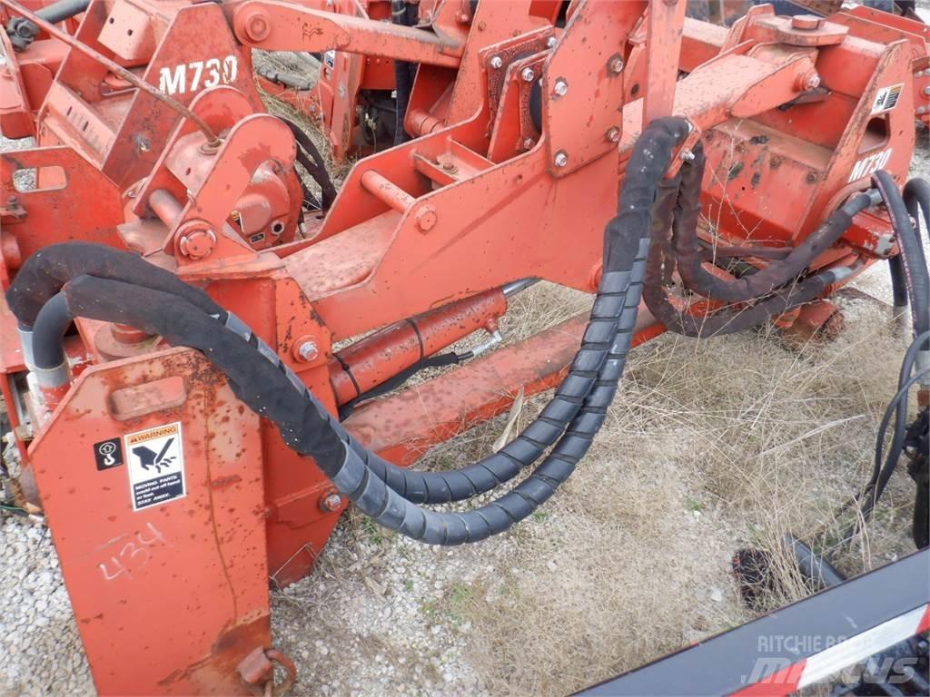 Ditch Witch M730 犁