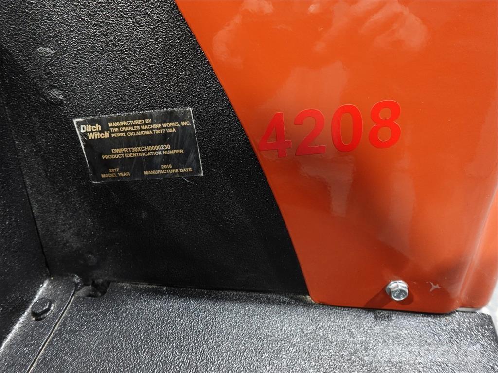 Ditch Witch RT30 掘溝機