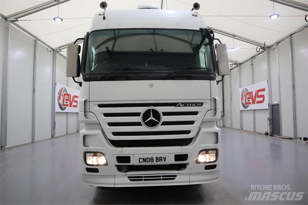 Mercedes-Benz ACTROS 1846 貨箱式卡車