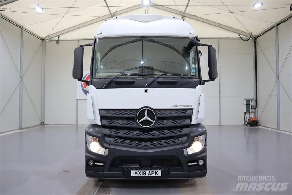Mercedes-Benz Actros 2545 曳引機組件