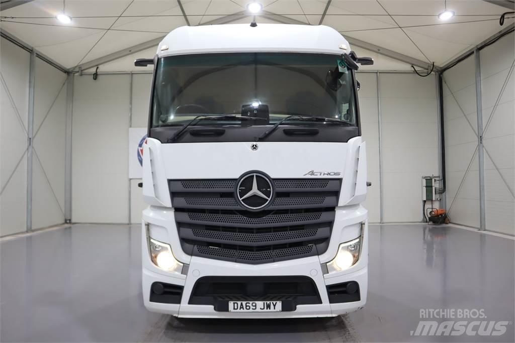 Mercedes-Benz Actros 2545 曳引機組件