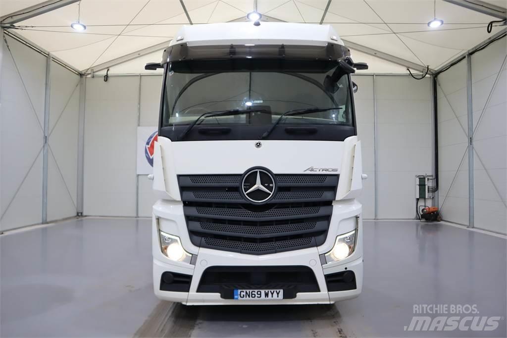 Mercedes-Benz Actros 2545 曳引機組件