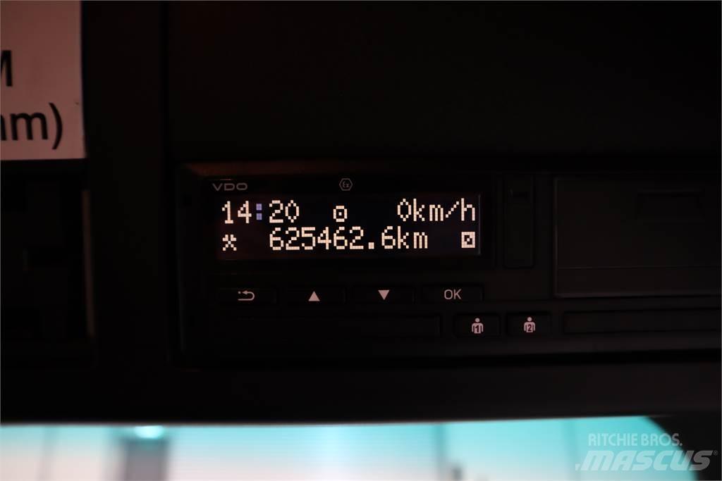 Mercedes-Benz ANTOS 1824 貨箱式卡車