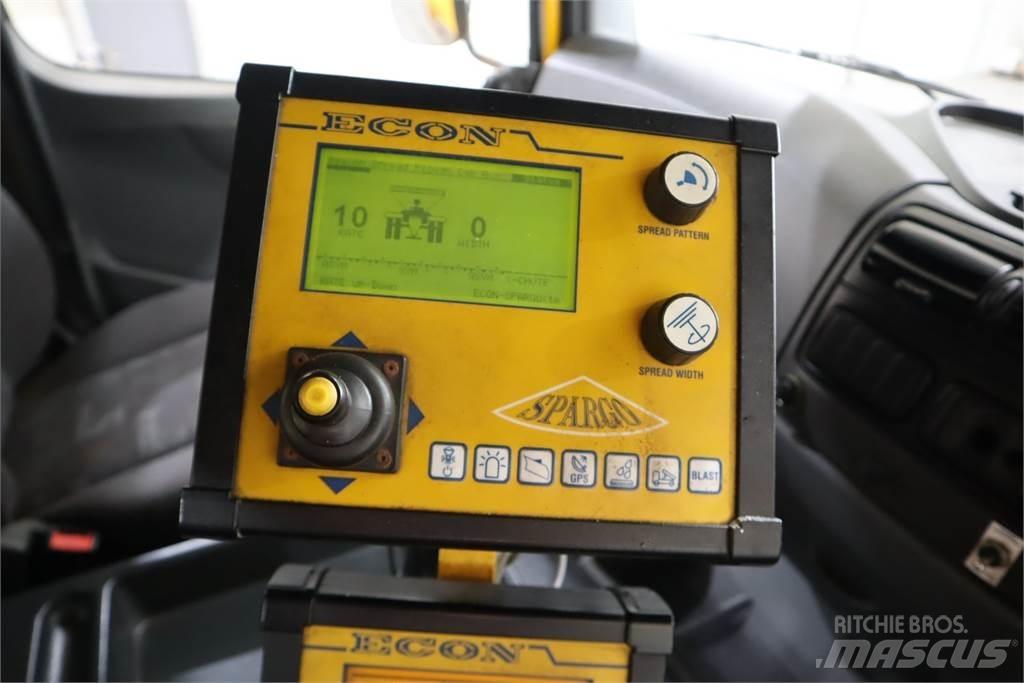 Mercedes-Benz AXOR 2629 鋪砂機
