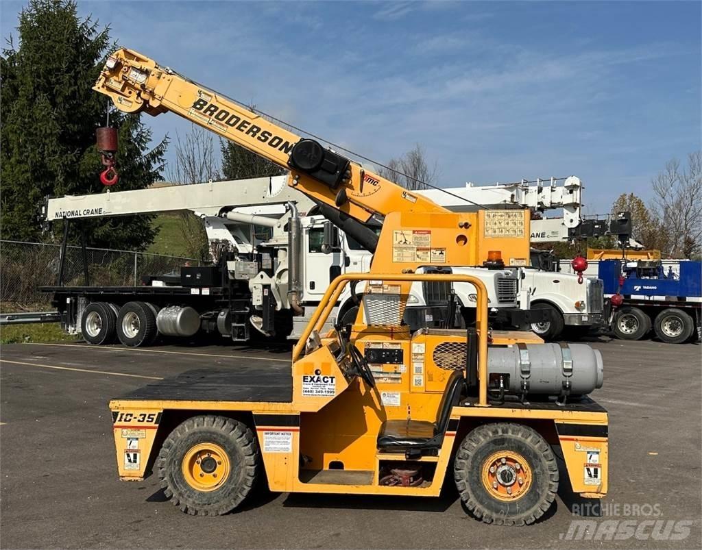 Broderson IC-35-2F 越野起重機