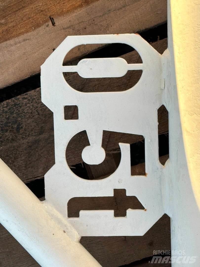 Demag  吊桿和鏟斗