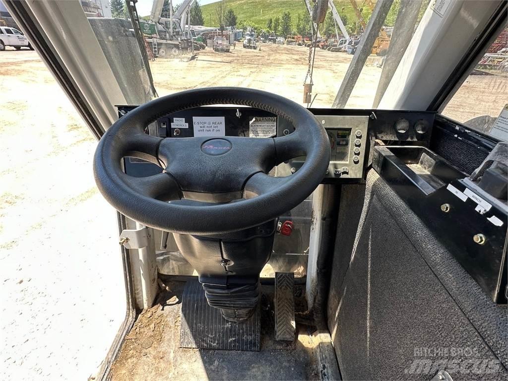 National 1100 起重機卡車