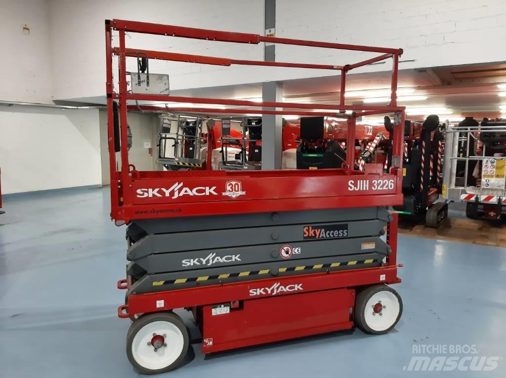 SkyJack SJIII 3226 剪式升降機