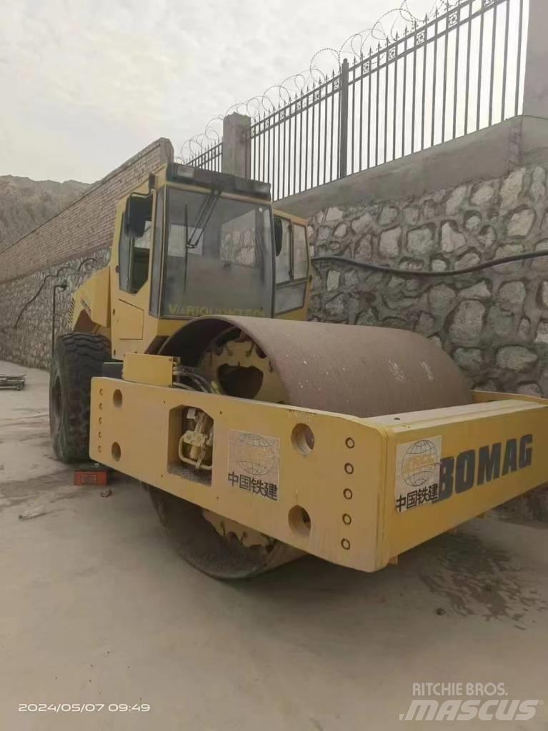 Bomag bw225d-3 單輪滾壓機