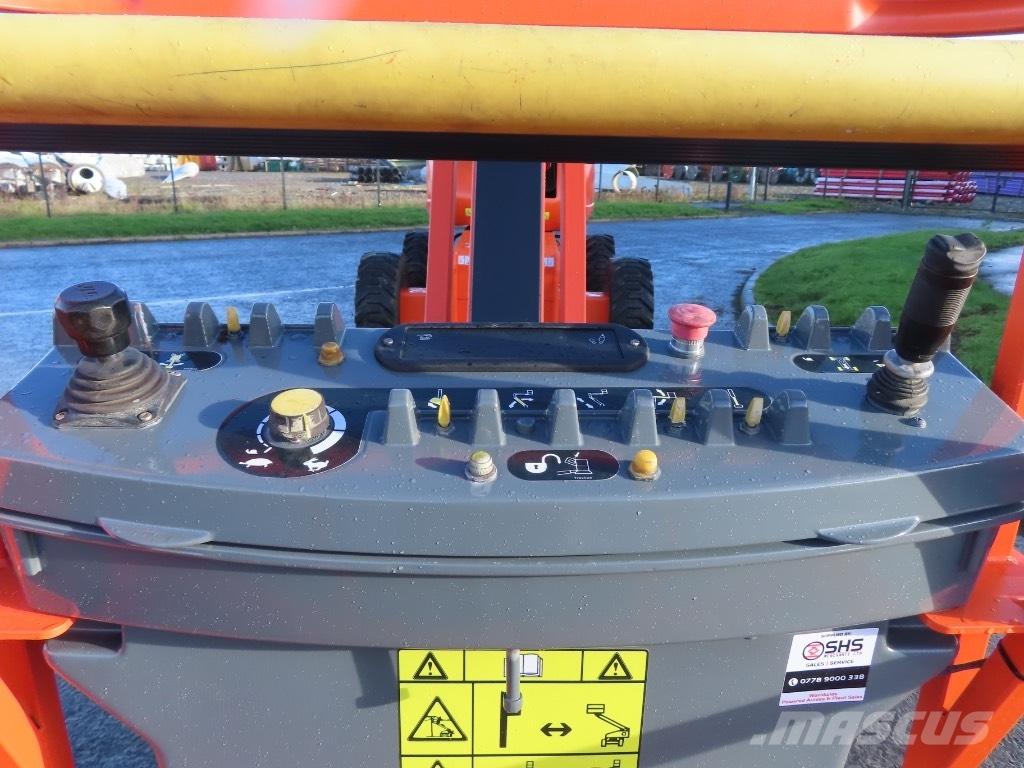 JLG 660 SJ 伸縮臂高空作業車