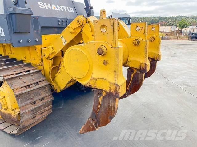 Shantui SD22W 履帶推土機