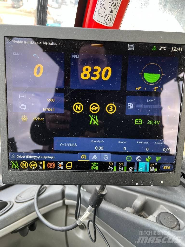 Komatsu 911.7 收穫機