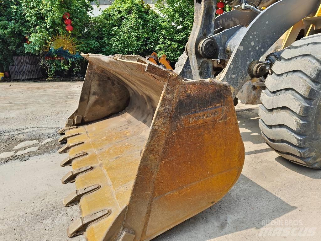 Volvo L 105 輪胎式裝載機
