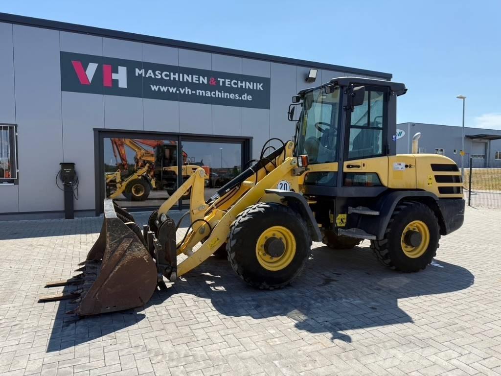 Yanmar V 80 輪胎式裝載機