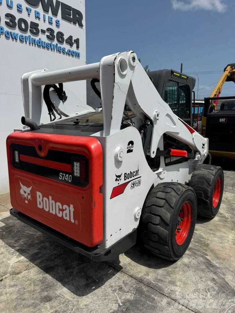 Bobcat S 740 滑移轉向裝載機
