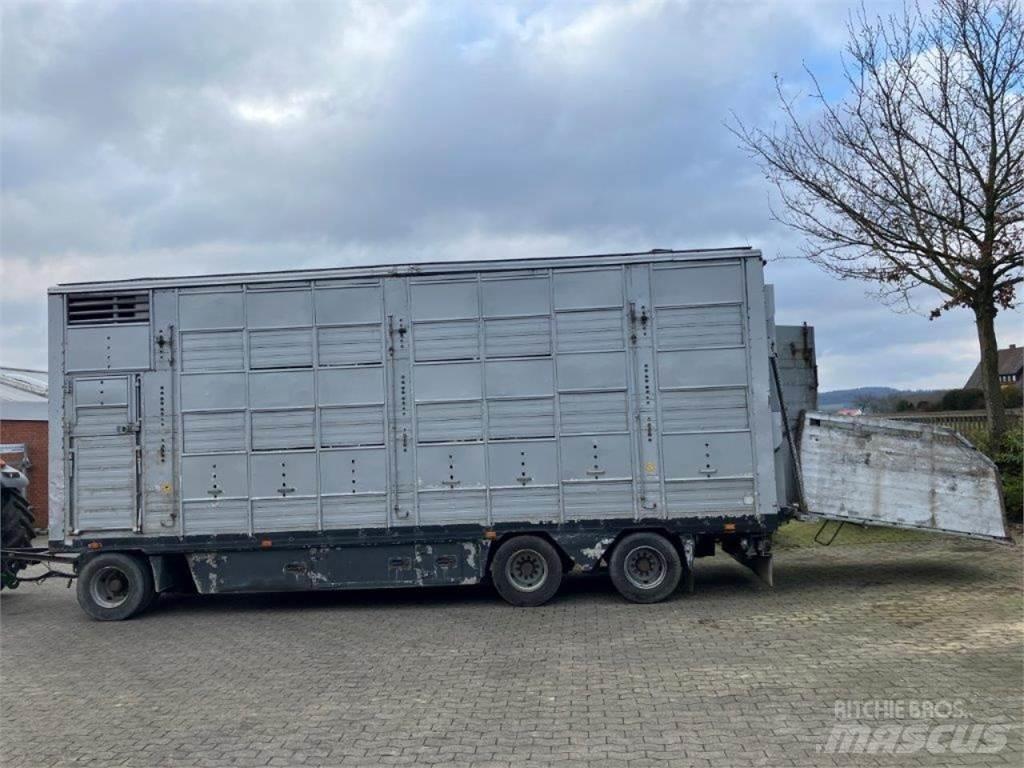 Pezzaioli 3-Stock 動物運輸半拖車