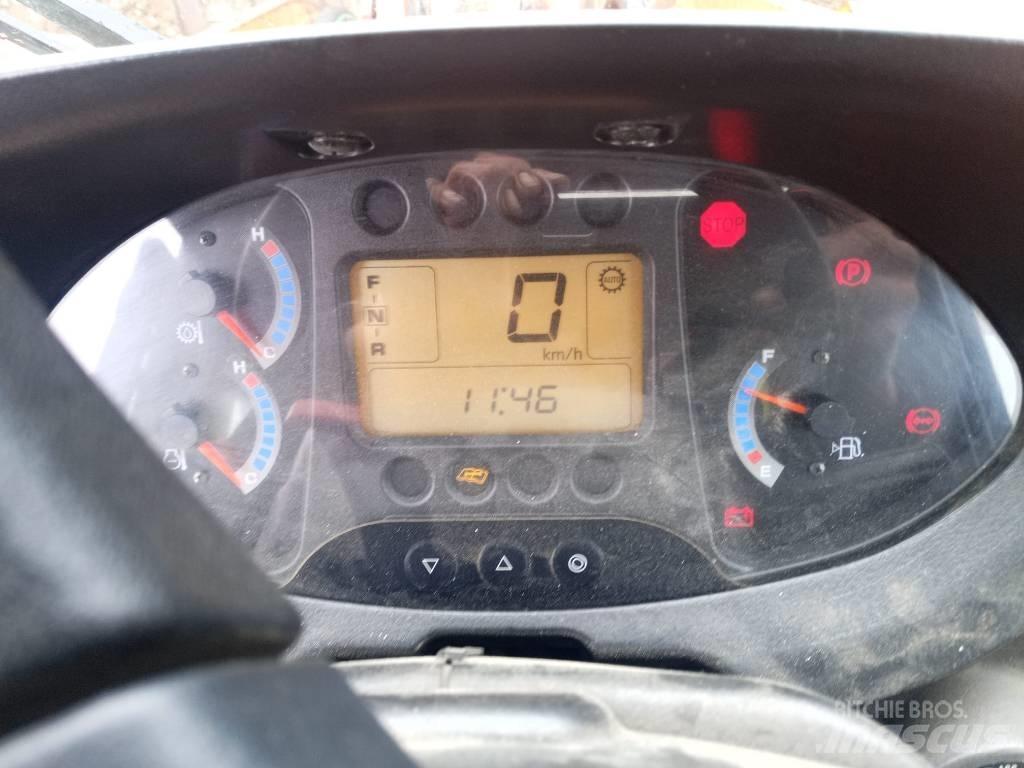 Hitachi ZW 220 輪胎式裝載機
