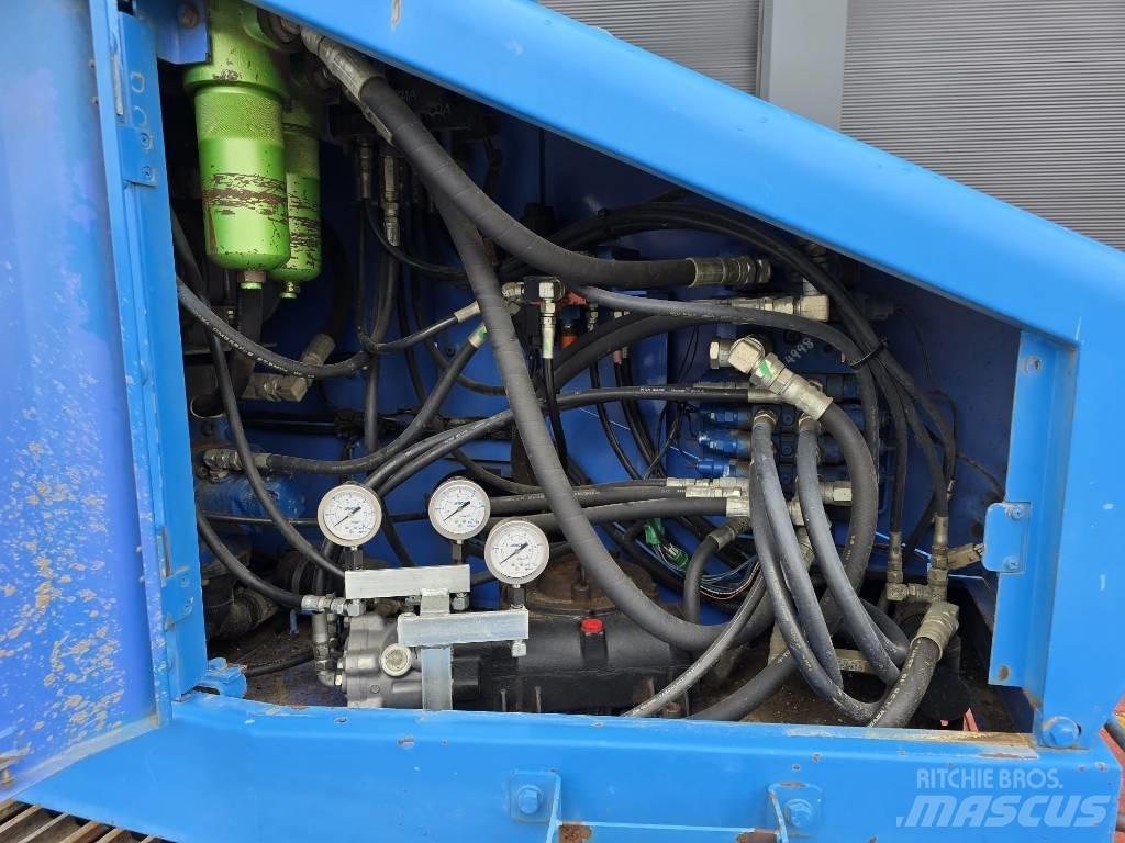 Aichi SR 21 A 伸縮臂高空作業車