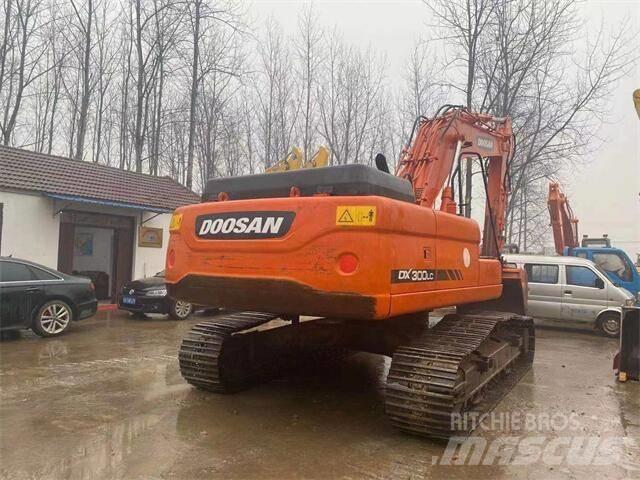 Doosan DX 300 履帶式 挖土機/掘鑿機/挖掘機