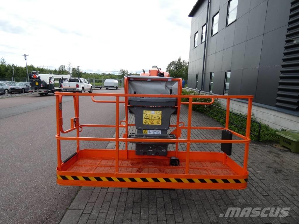 JLG 660 SJ Bomlift 曲臂高空作業車