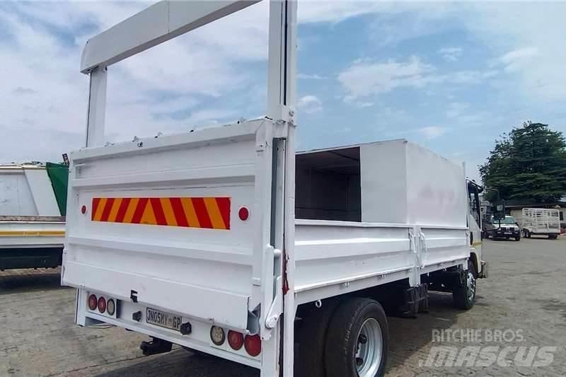 Isuzu NPR400 其他貨車