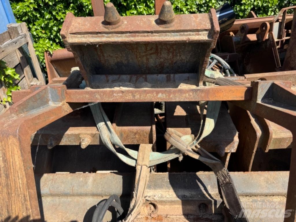 Mecalac 12 MXT 旋轉式挖土機/掘鑿機/挖掘機