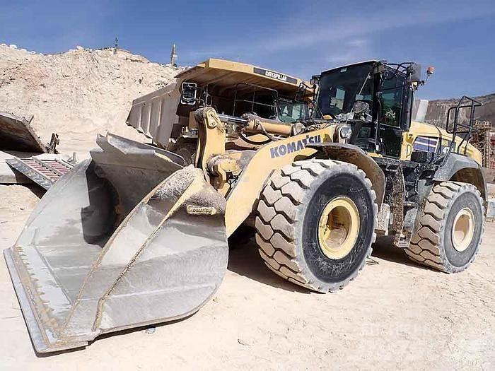 Komatsu WA475 輪胎式裝載機