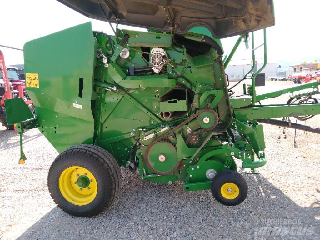 John Deere F441M 圓型牧草打包機