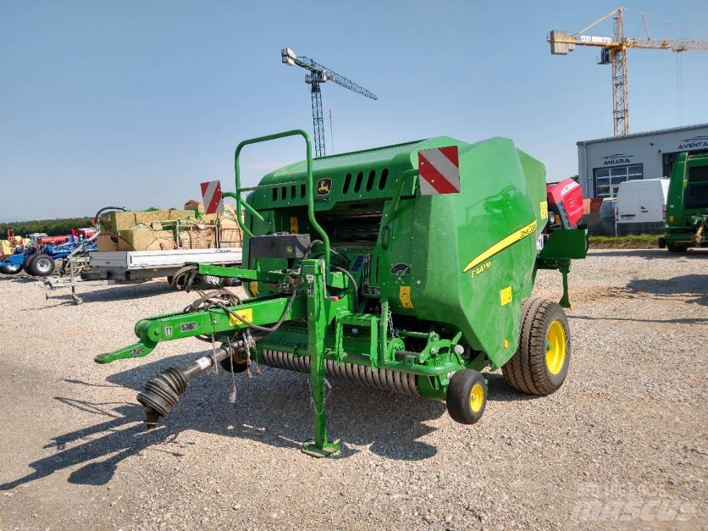 John Deere F441M 圓型牧草打包機
