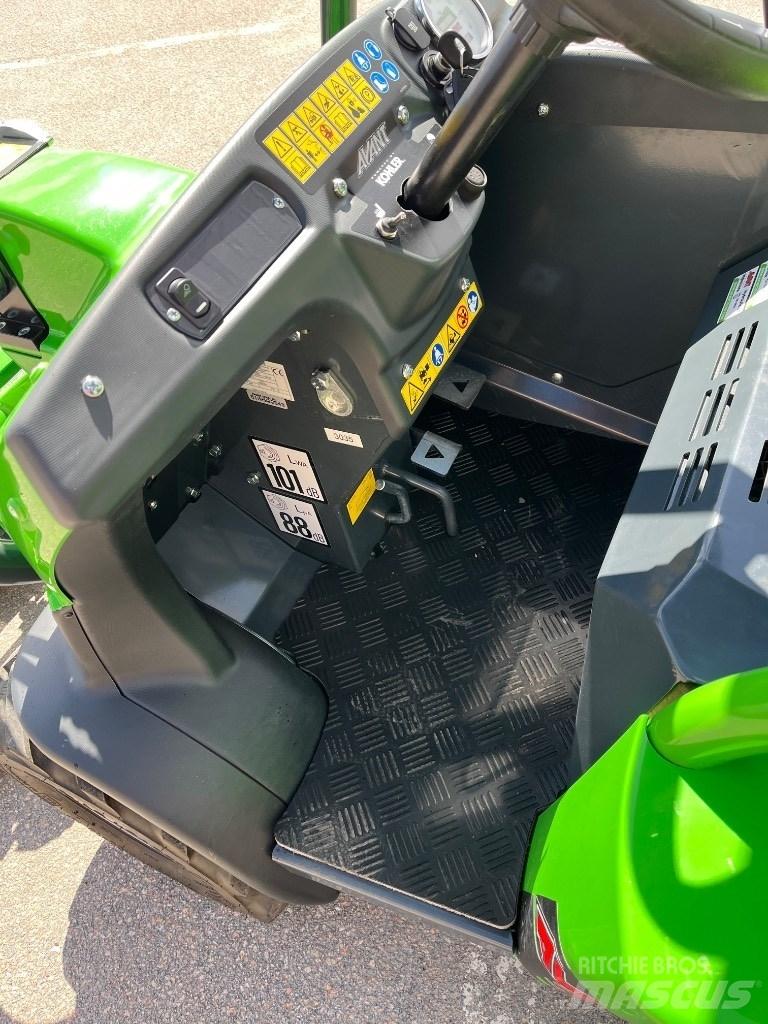 Avant 225 滑移轉向裝載機