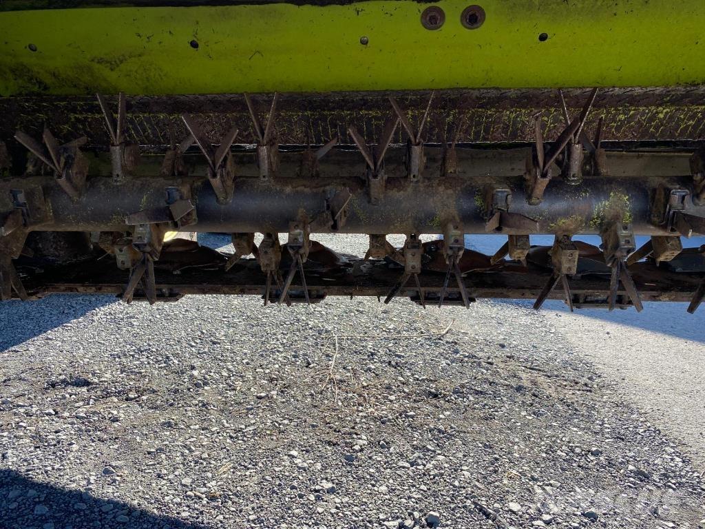 CLAAS DISCO 3050 裝載與牽引式割草機