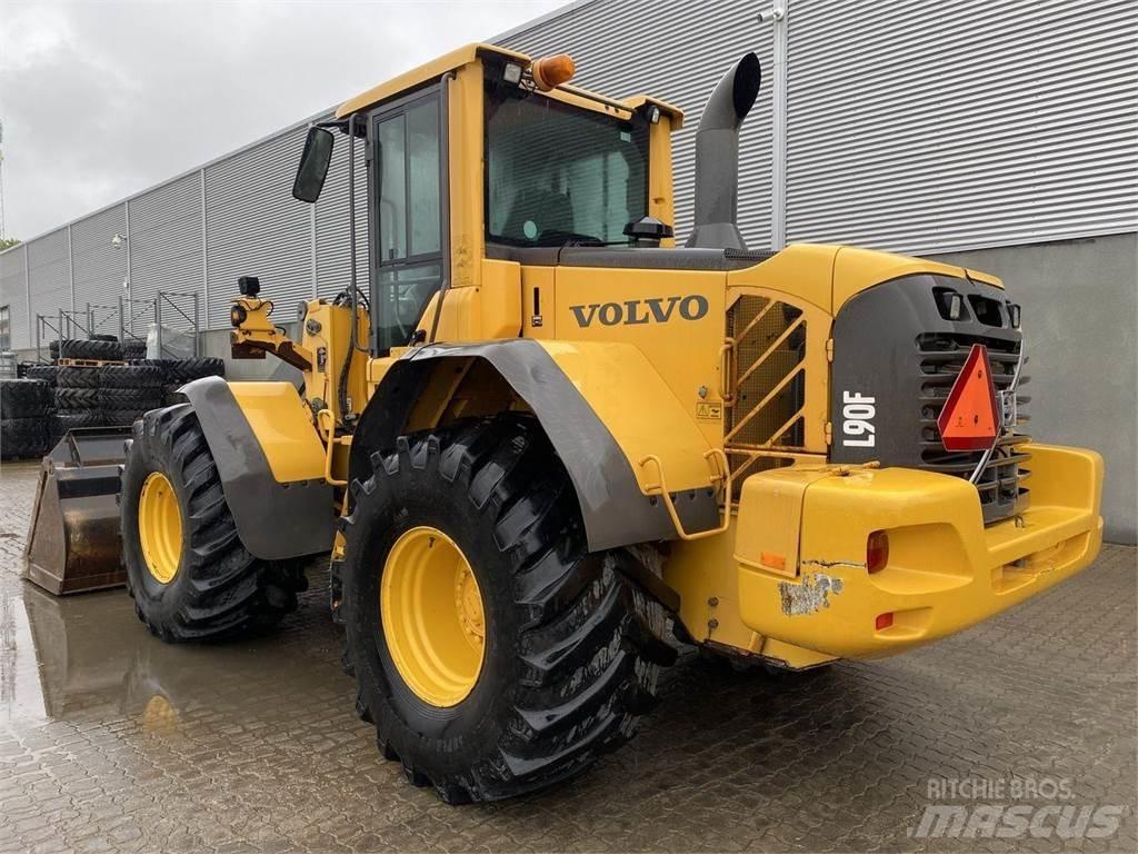 Volvo L90F 輪胎式裝載機