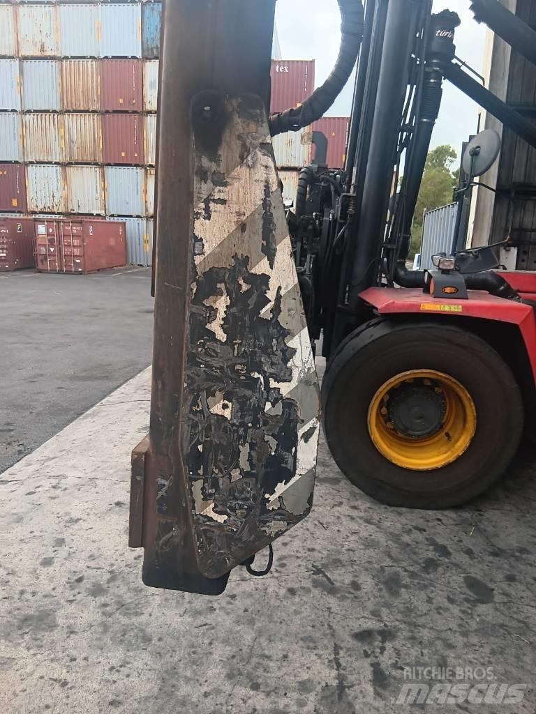 Kalmar DCG100-45ED7 貨櫃搬運機
