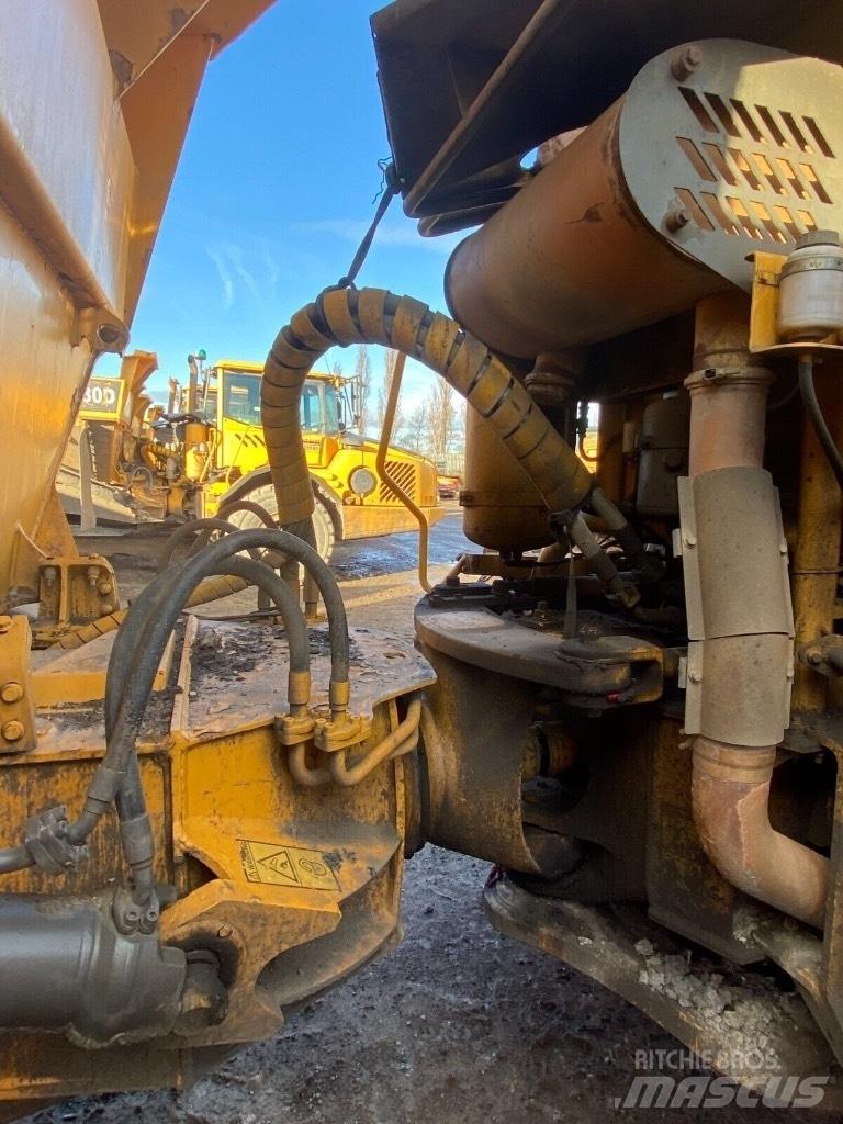Volvo A 25 D 鉸接式起吊車