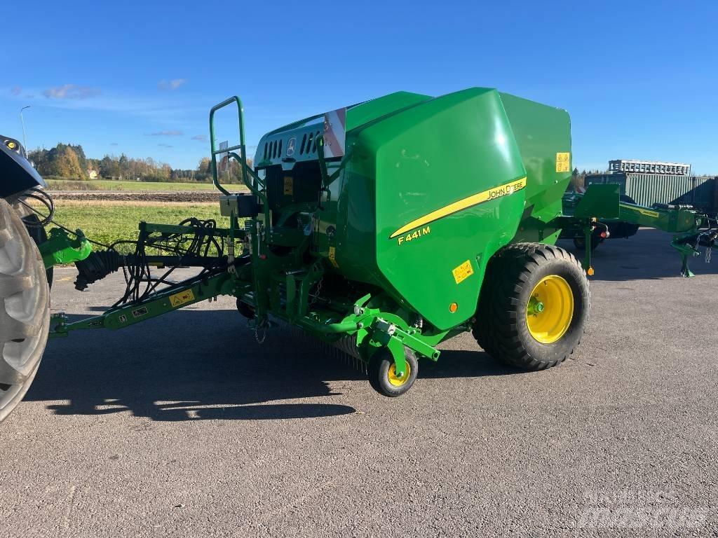 John Deere F441M 圓型牧草打包機