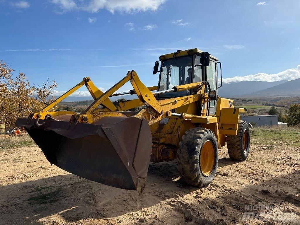 JCB 415 輪胎式裝載機