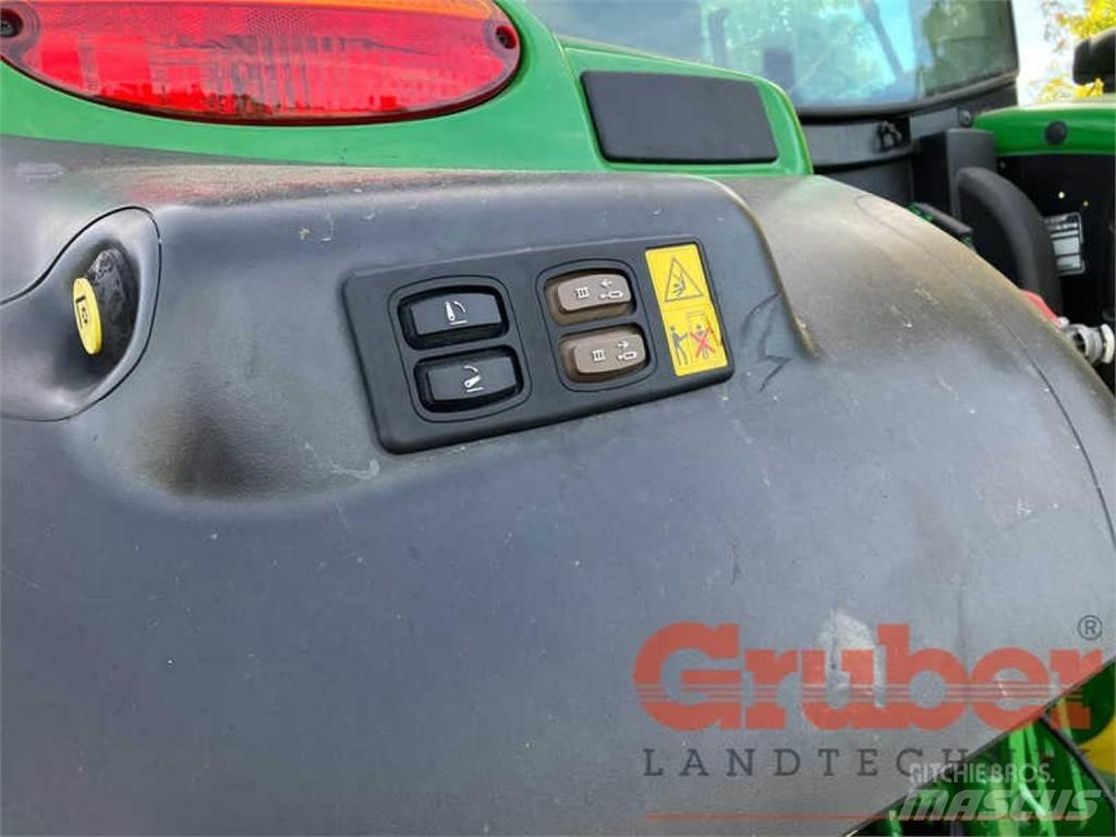 John Deere 6130 R 曳引機