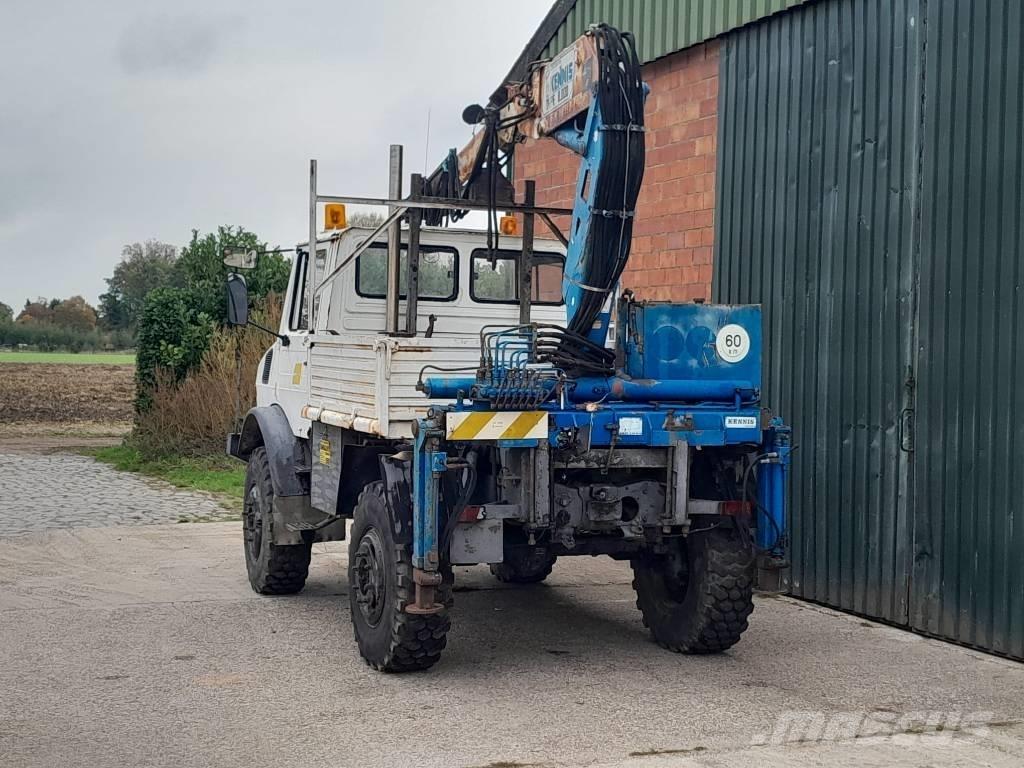 Mercedes-Benz Unimog 越野車