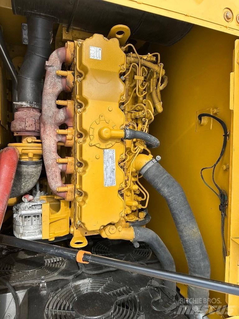 CAT CAT320 中型挖土機/掘鑿機/挖掘機 7t-12t