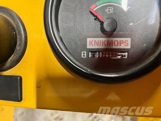 Knikmops KM 130 輪胎式裝載機