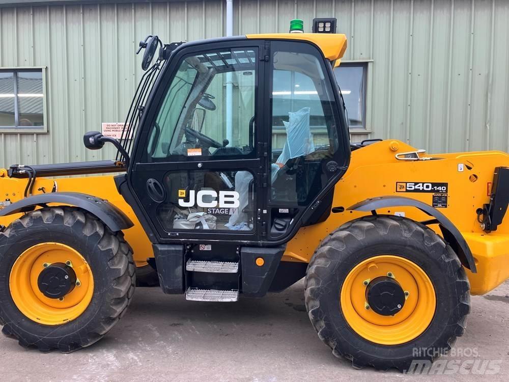 JCB 540V140 伸縮臂操作車
