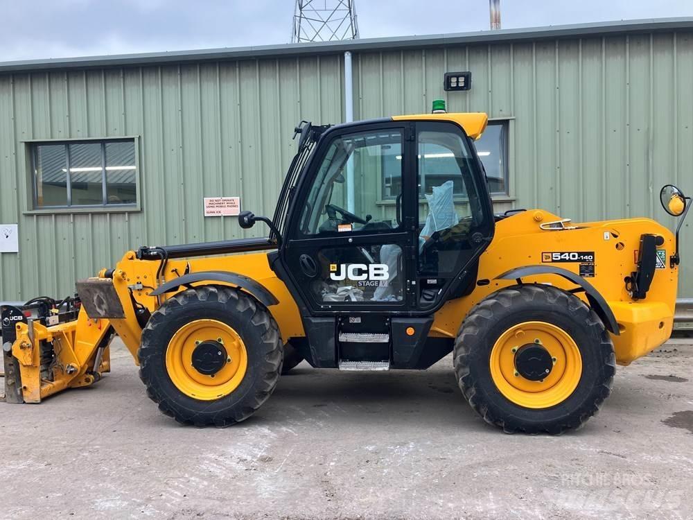 JCB 540V140 伸縮臂操作車
