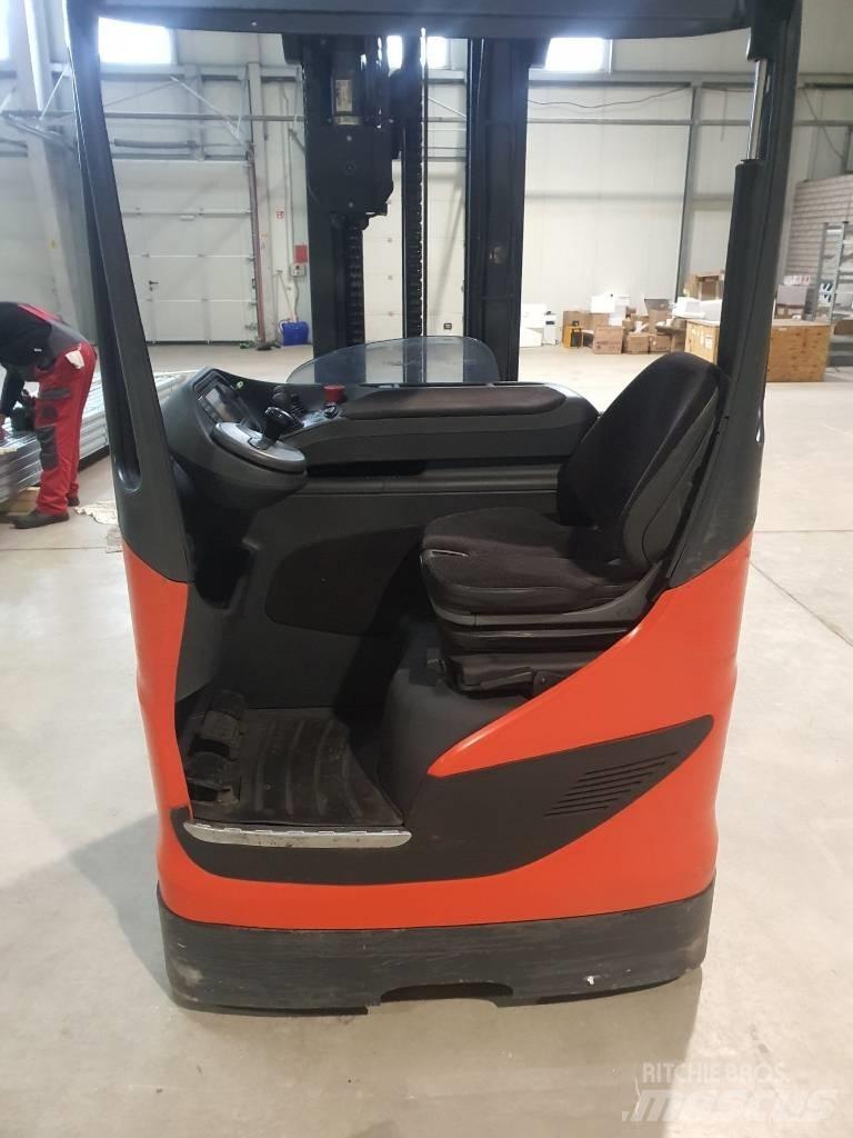 Linde R20 自走式堆積機