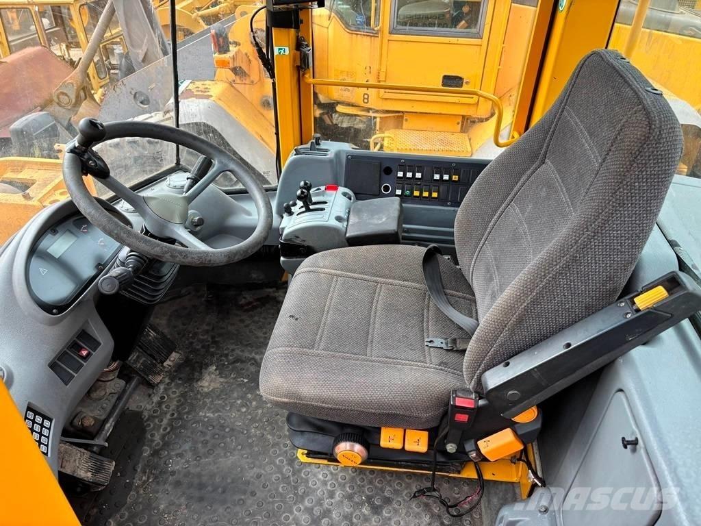 Volvo L 120 E 輪胎式裝載機