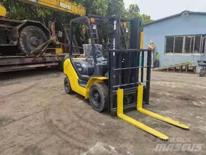 Komatsu 3Ton 柴油卡車