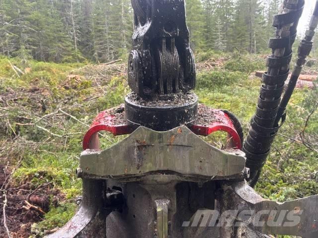 Komatsu 951 收穫機