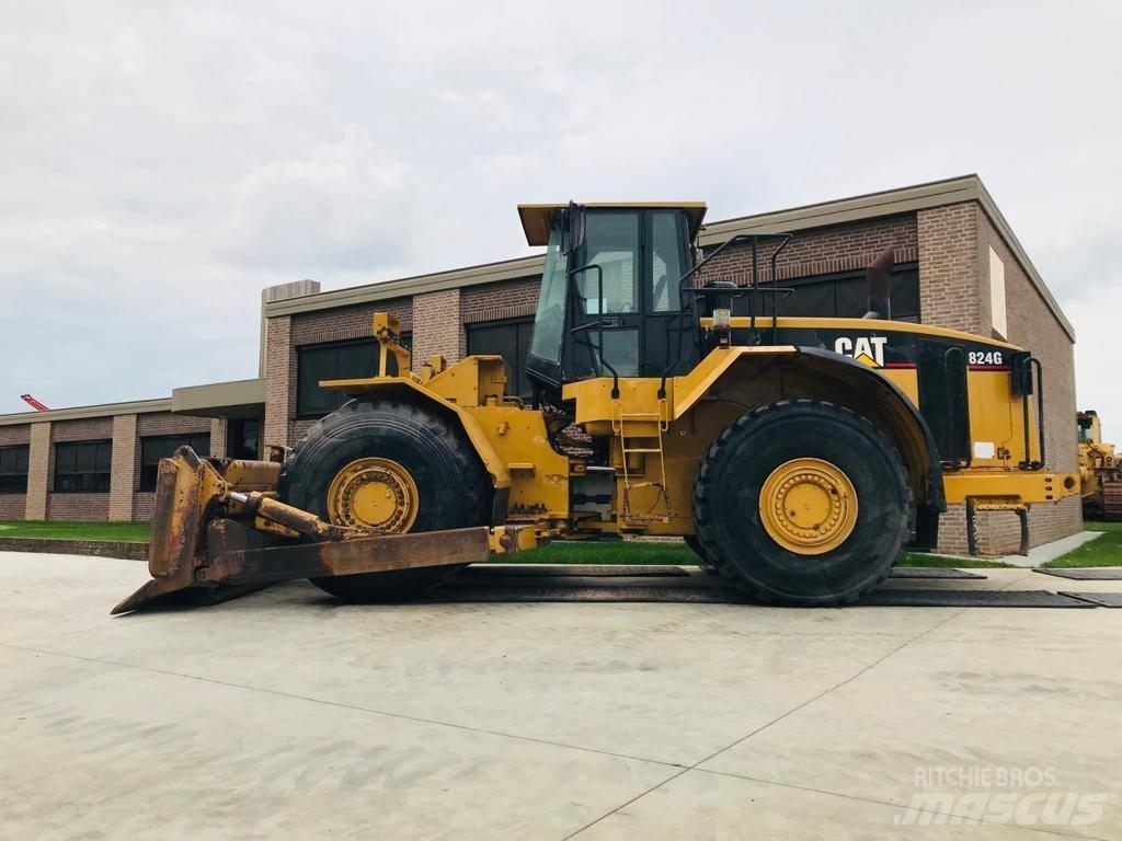 CAT 824 G 推土機 