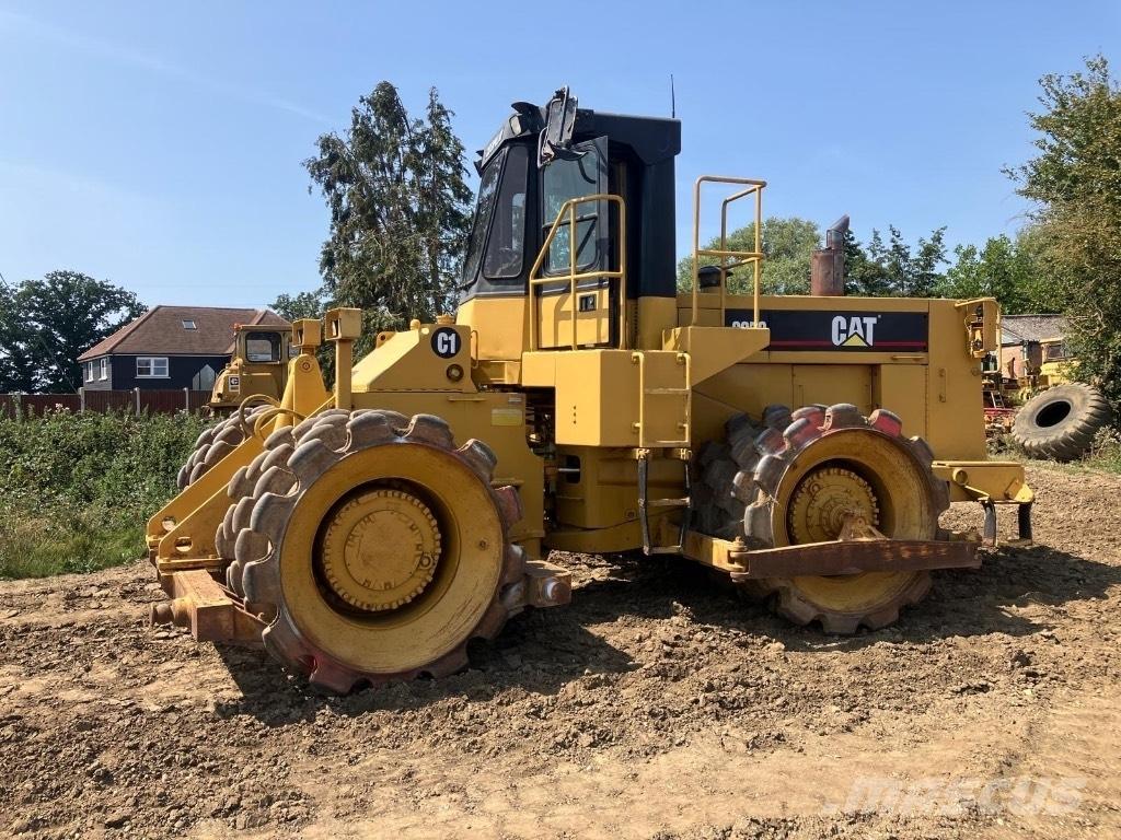 CAT 825 C 土壤壓實機