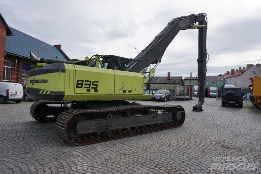 Sennebogen 835 廢棄物/工業用操作車